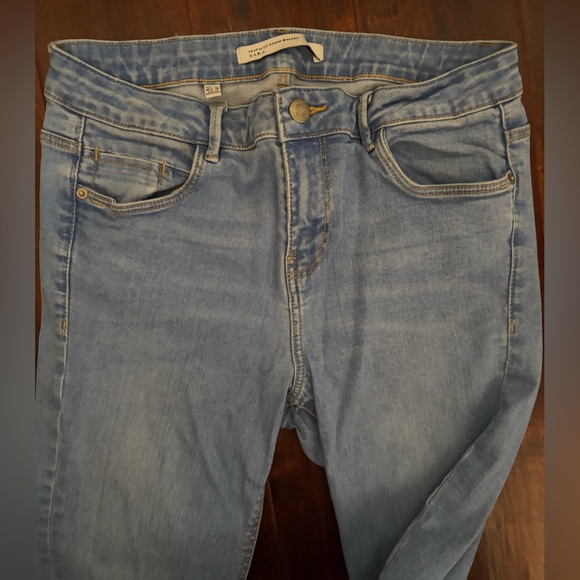 3 Pairs of High-Rise Skinny Jeans (2 Levi's, 1 Zara), Size 27 - Picture 13 of 14